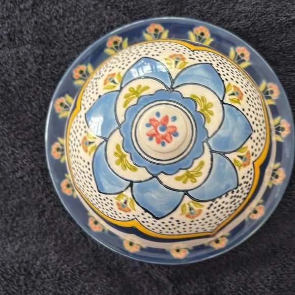 Cute little Butter Dish - Picture 2 of 6